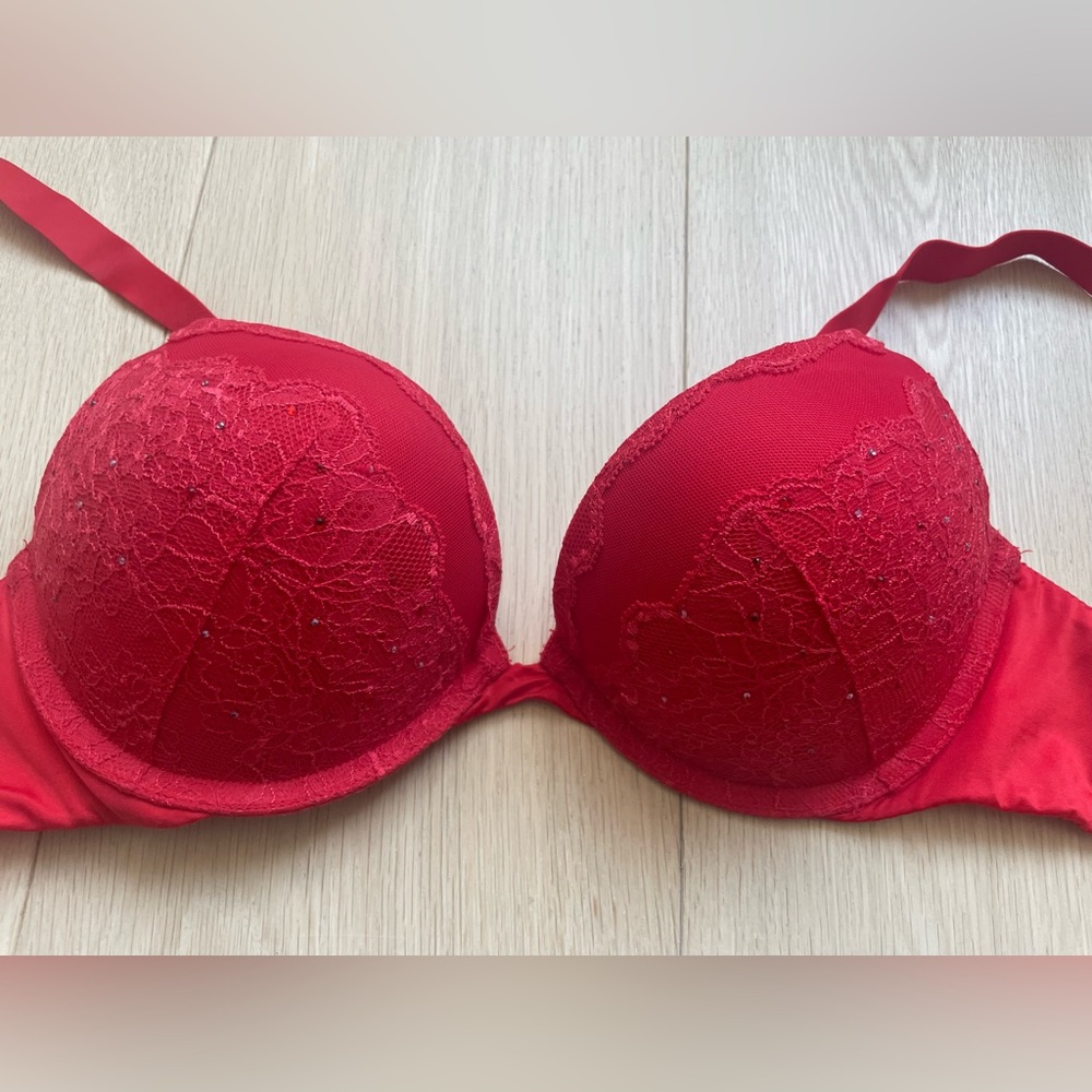 🎁 Victoria’s Secret Plunge 36B Bra 💋